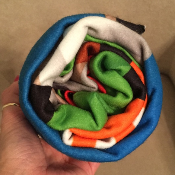 NWT M & M Fleece Throw - Picture 8 of 8